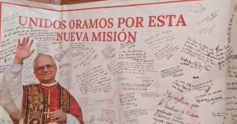 Mural al papa León XIV